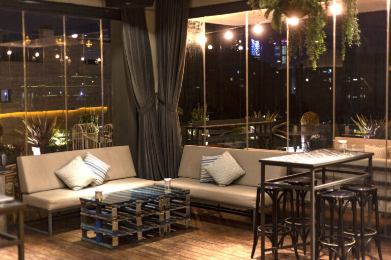 salon04 768x512